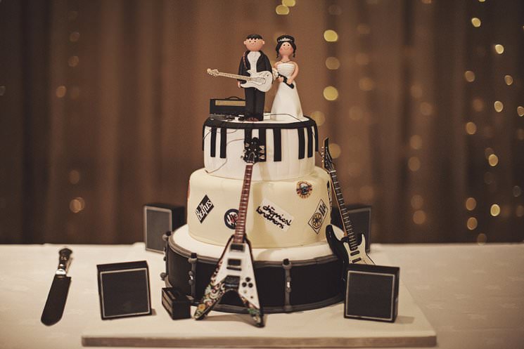 rockin wedding cake :-) 1